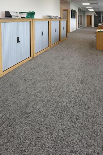 Rillatech-carpet-tiles-multilevel-loop-alaska-grey-office-001-533x800