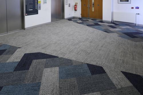 alaska-carpet-tiles-in-offices-02