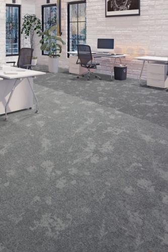 dapple-carpet-tiles-cool-breeze-silver-gleam5-533x800