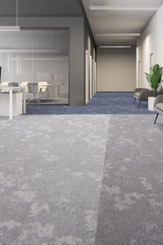 dapple-carpet-tiles-luminous-blue-cool-breeze-silver-gleam-533x800