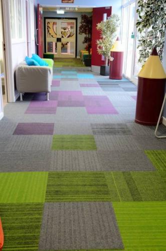 lateral-carpet-tiles-st-matthews-school-15-530x800