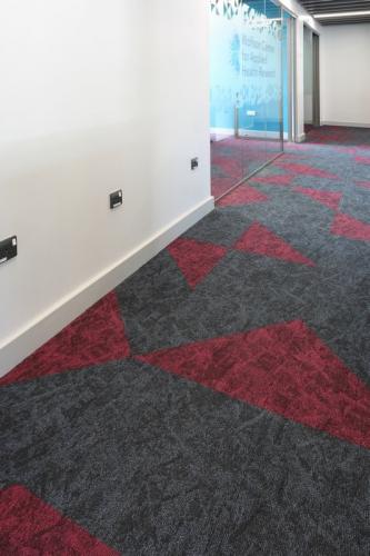 osaka-carpet-tiles-in-office-01-533x800