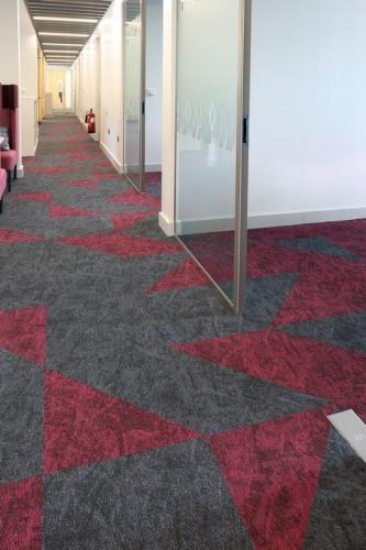 osaka-carpet-tiles-in-office-08-533x800