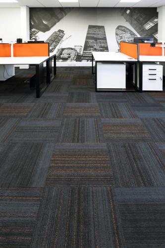 quelfire-hadron-carpet-tiles-02-533x800
