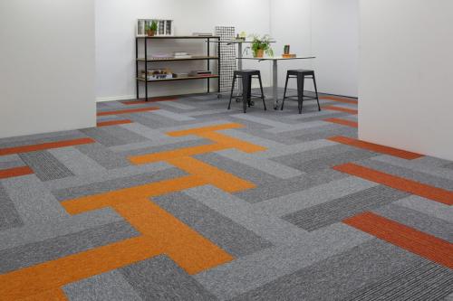 tivoli-carpet-planks-tufted-loop-pile-grey-orange-studio-0071